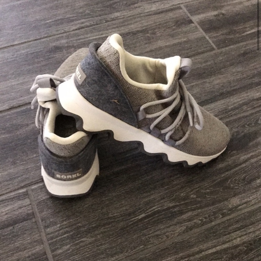 7.5 W’s Kinetic Lace Sneakers